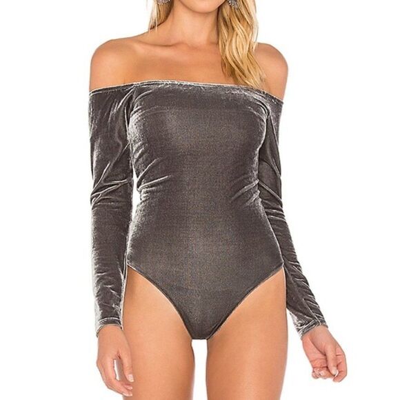 Revolve Privacy Please Revolve Gray Camellia Bodysuit XS NWT - Picture 9 of 9